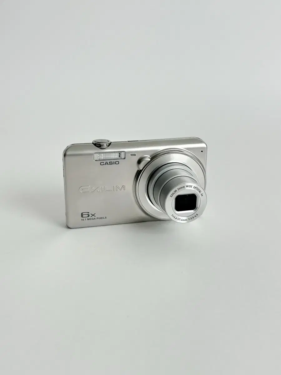 CASIO EXILIM EX-Z690 シルバー CASIO EXILIM EX-Z690 シルバー CASIO